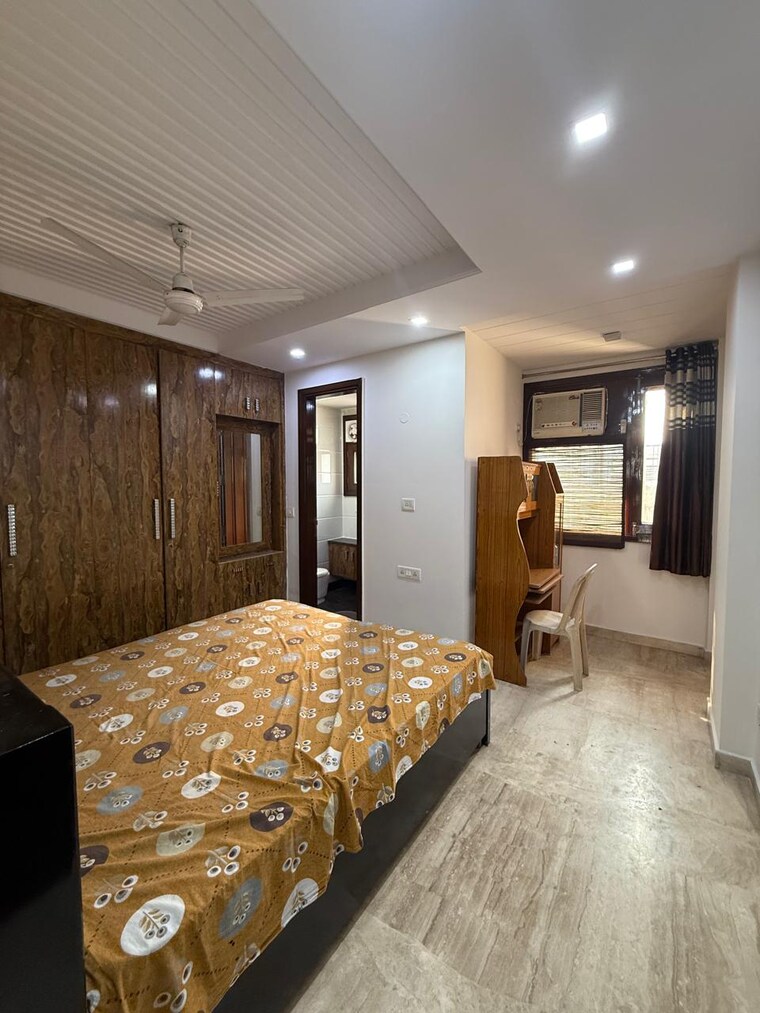 Bedroom, lajpat nagar i 2 Bedroom 900 Sq.Ft. Builder Floor In Lajpat Nagar I Delhi 9429159