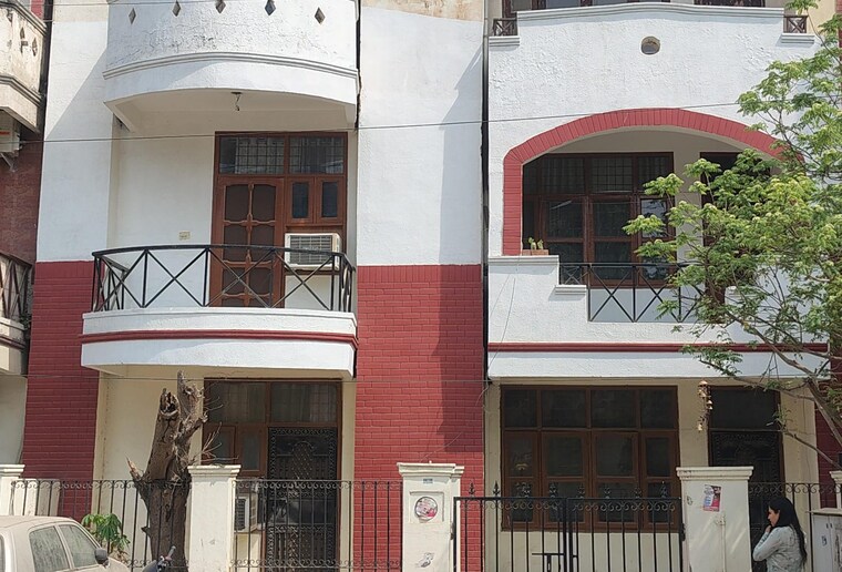 Exterior View, ardee-city 4 Bedroom 300 Sq.Yd. Builder Floor In Sector 52 Gurgaon 9429179