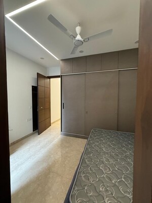 Room in 2 BHK Builder Floor at Lajpat Nagar – for Rent