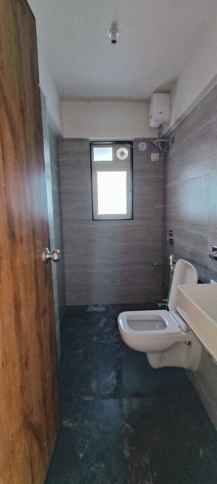 Bathroom, borivali west 3 Bedroom 922 Sq.Ft. Apartment In Borivali West Mumbai 9429204