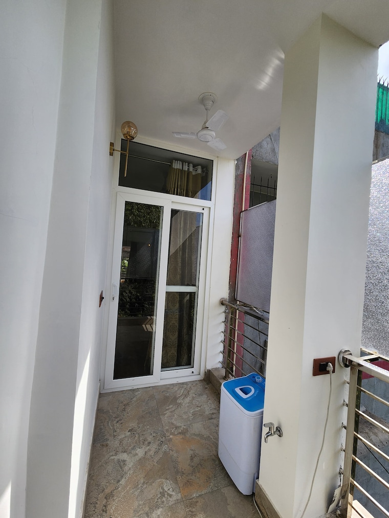 Balcony, panchsheel park 3 Bedroom 1450 Sq.Ft. Builder Floor In Panchsheel Park Delhi 9429233