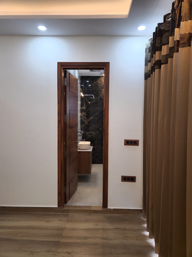 Room, panchsheel park 3 Bedroom 1450 Sq.Ft. Builder Floor In Panchsheel Park Delhi 9429233