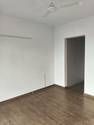 Room in 3 BHK Apartment at Hero Homes Phase 2, Sector 104 – for Rent