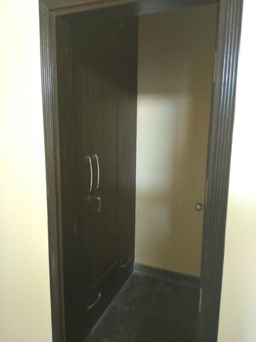 Building Lobby in 2.5 BHK Builder Floor at Sector 46 – for Rent