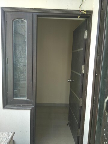 Building Lobby in 2.5 BHK Builder Floor at Sector 46 – for Rent