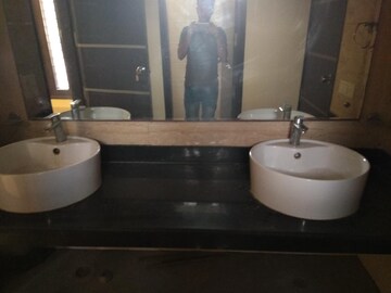 Bathroom in 2.5 BHK Builder Floor at Sector 46 – for Rent