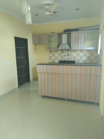 Room in 2.5 BHK Builder Floor at Sector 46 – for Rent