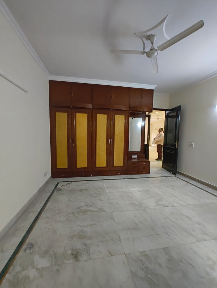 Room, nehru enclave 3 Bedroom 2000 Sq.Ft. Builder Floor In Nehru Enclave Delhi 9429270