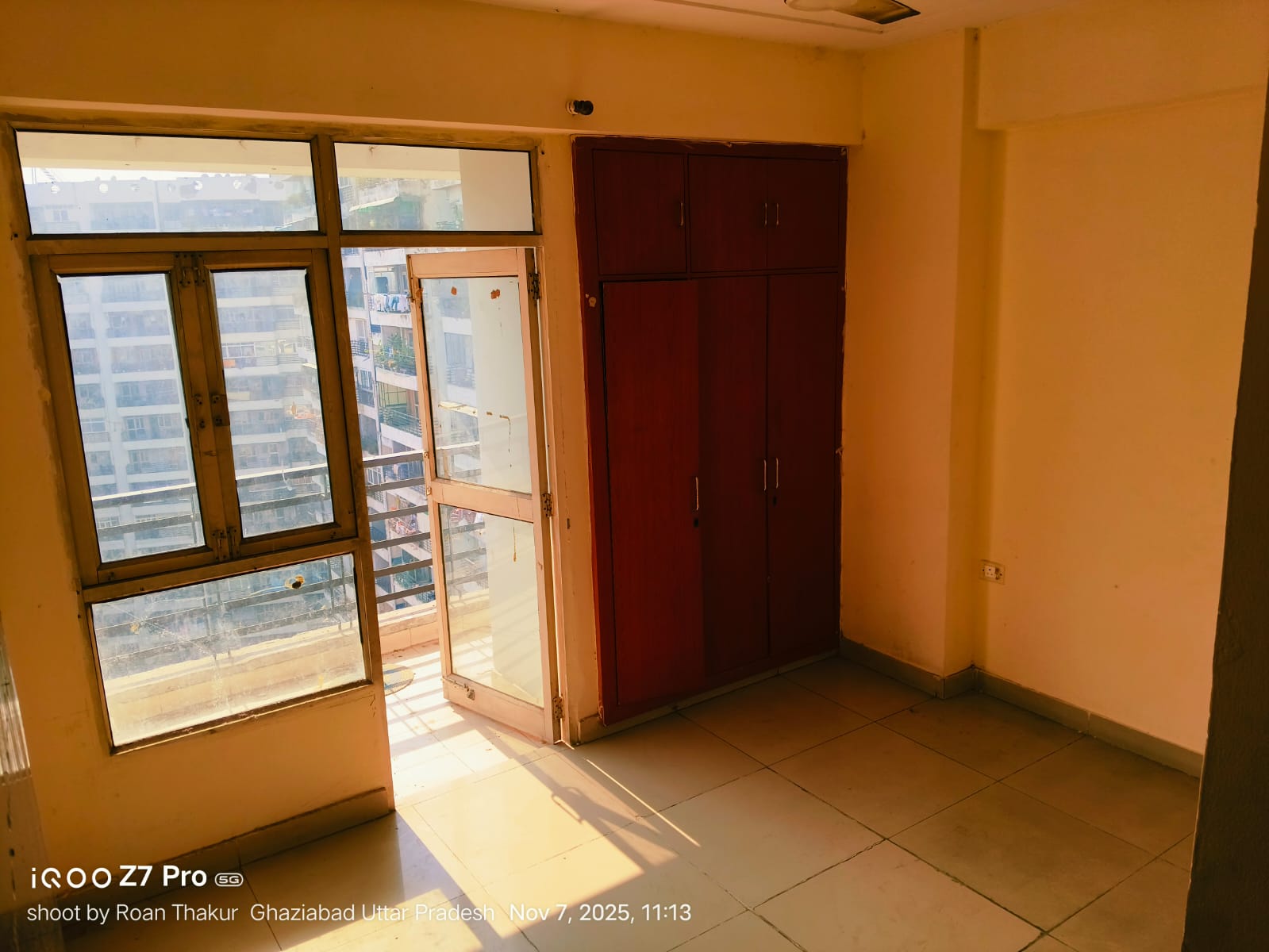 3 BHK + Extra Room Apartment For Rent in Crossing Republik