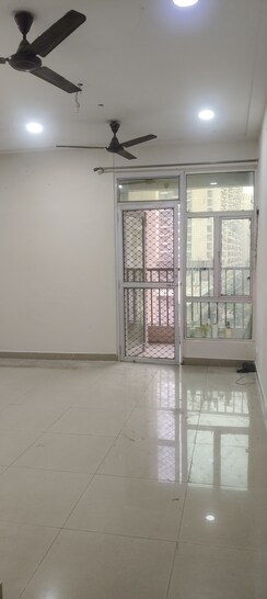 2 BHK Apartment For Sale in Gaur City 4th Avenue