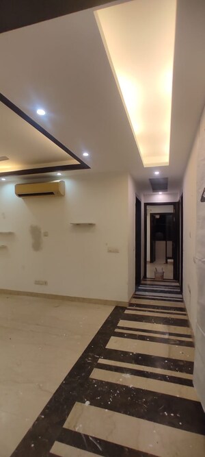  3 BHK Builder Floor at Safdarjung Enclave – for Rent