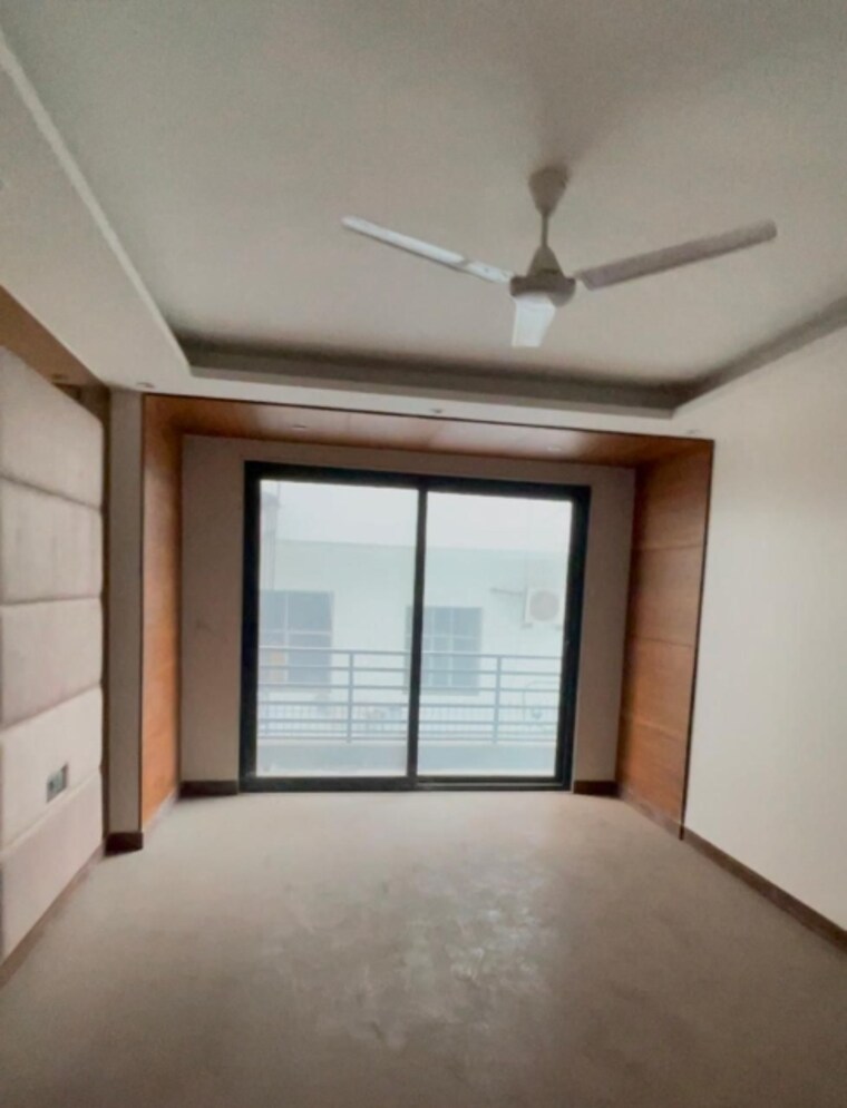 Room, sector 43 3 Bedroom 161 Sq.Yd. Builder Floor In Sector 43 Gurgaon 9429314