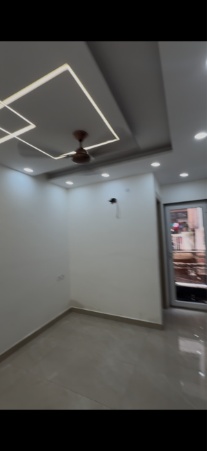 Furnished Amenities in 3 BHK Builder Floor at West Delhi – for Sale