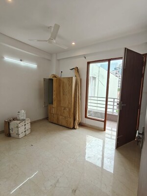 4 BHK Builder Floor For Rent in Sector 27