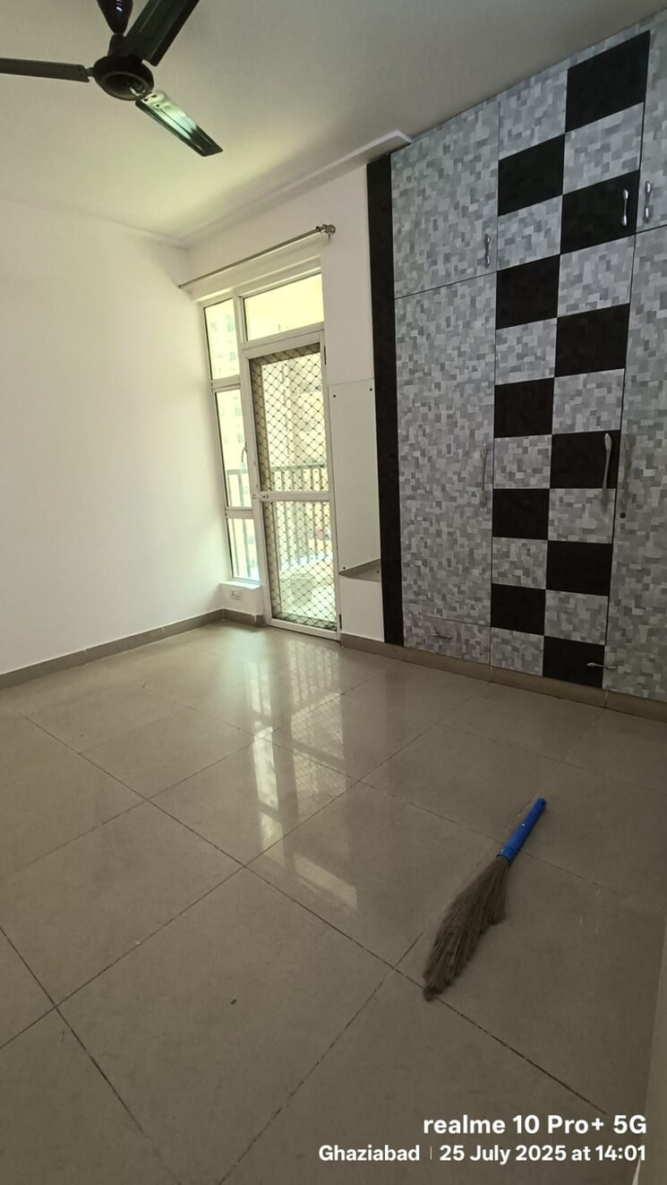 Balcony, galaxy-north-avenue-ll 2 Bedroom 1175 Sq.Ft. Apartment In Gaur City 2 Greater Noida 9429361