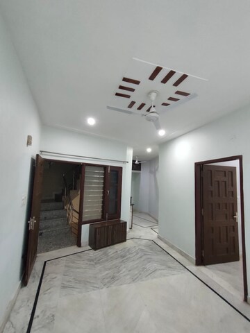 Building Lobby in 3 BHK Apartment at JMD Gardens, Sector 33 – for Rent