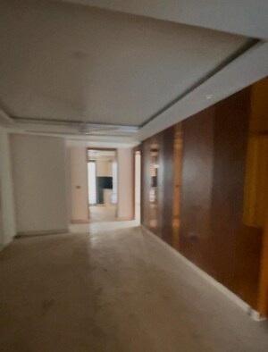 Room in 2 BHK Builder Floor at Sector 43 – for Rent