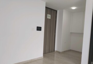 Room in 3 BHK Apartment at Lodha The Park, Worli – for Rent