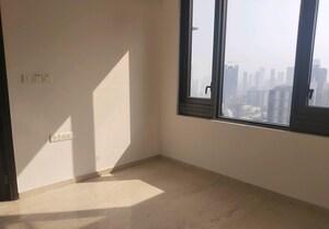 Room in 3 BHK Apartment at Lodha The Park, Worli – for Rent