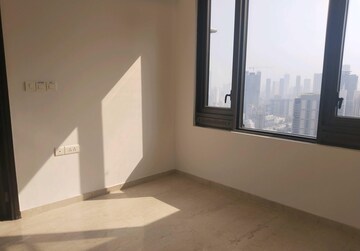 Room in 3 BHK Apartment at Lodha The Park, Worli – for Rent