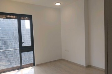 Room in 3 BHK Apartment at Lodha The Park, Worli – for Rent