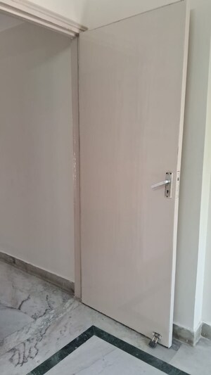 Furnished Amenities in 2 BHK Apartment at Unitech The Residences Gurgaon, Sector 33 – for Rent