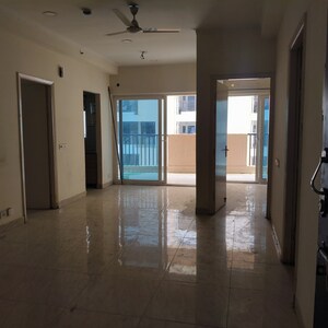 Room in 3 BHK Apartment at Gaur City 2 - 14th Avenue, Sector 16c Greater Noida – for Sale