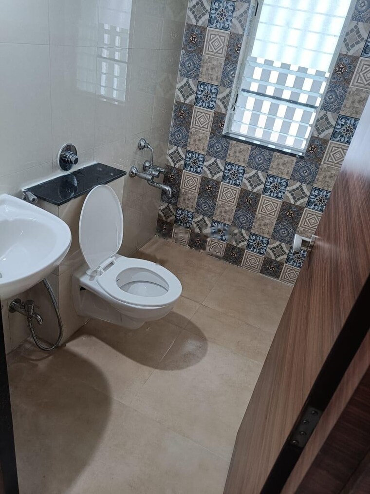 Bathroom, puraniks-aldea-espanola-phase-2 3 Bedroom 1053 Sq.Ft. Apartment In Baner Pune 9429439
