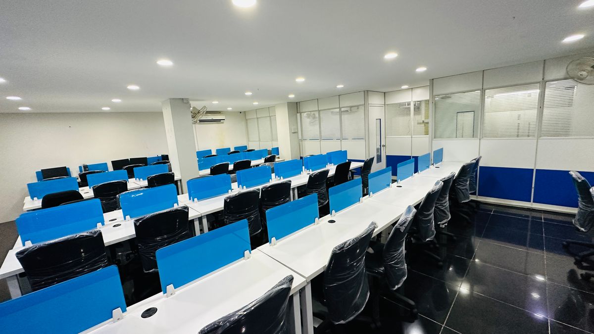 Office Space For Rent in Scheme 140