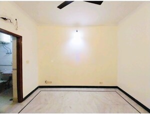 Room in 2 BHK Builder Floor at Vasant Kunj – for Rent