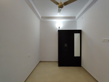 Room in 2.5 BHK Apartment at Bhartiya Nikoo Homes Phase 2, Thanisandra Main Road – for Rent