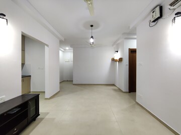 Room in 2.5 BHK Apartment at Bhartiya Nikoo Homes Phase 2, Thanisandra Main Road – for Rent