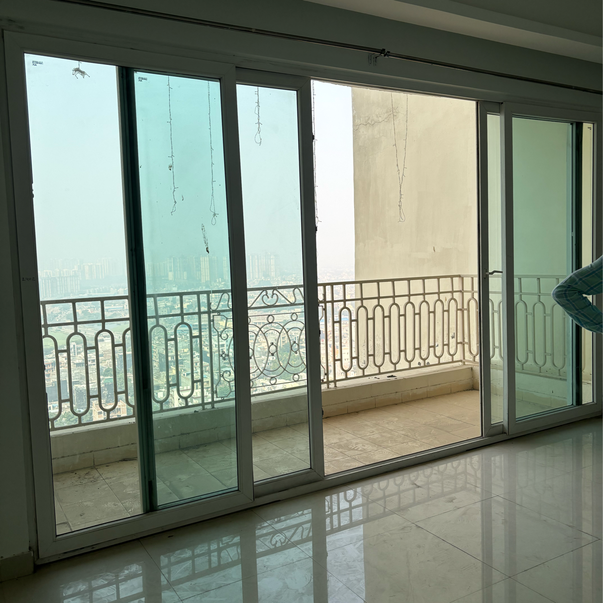 3 BHK 1730 Sq.Ft. Apartment in Mahagun Mirabella