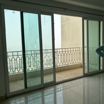 3 BHK Apartment For Rent in Mahagun Mirabella, Sector 79