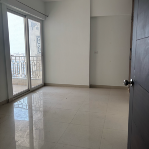 Room in 3 BHK Apartment at Mahagun Mirabella, Sector 79 – for Rent