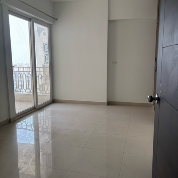 Room in 3 BHK Apartment at Mahagun Mirabella, Sector 79 – for Rent