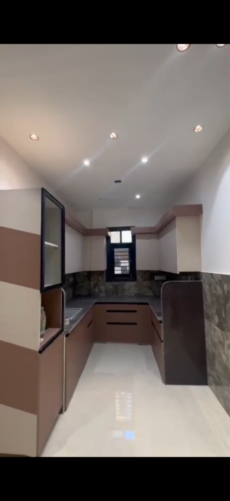 Kitchen, mahaveer nagar 3 Bedroom 100 Sq.Yd. Builder Floor In Mahaveer Nagar Delhi 9429655