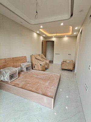 Living Room in 4 BHK Builder Floor at Sector 27 – for Rent