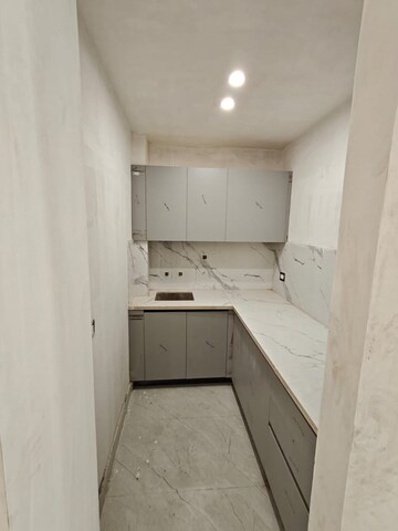 Kitchen in 1 BHK Builder Floor at Sector 27 – for Rent