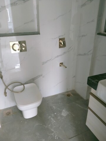 Bathroom in 3 BHK Builder Floor at Smart World Orchard, Sector 61 – for Rent