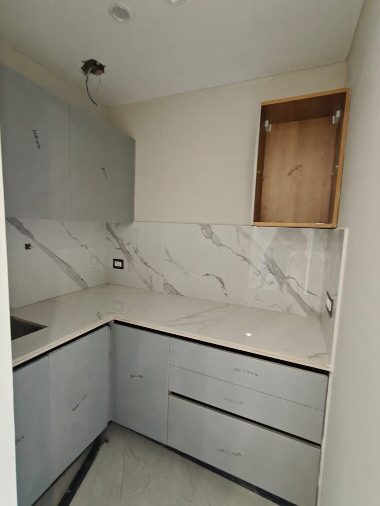 Kitchen, sector 27 3 Bedroom 1935 Sq.Ft. Builder Floor In Sector 27 Gurgaon 9429607