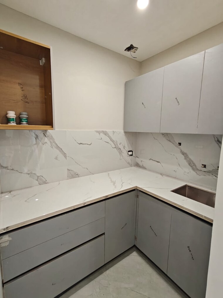 Kitchen, sector 27 3 Bedroom 1935 Sq.Ft. Builder Floor In Sector 27 Gurgaon 9429607