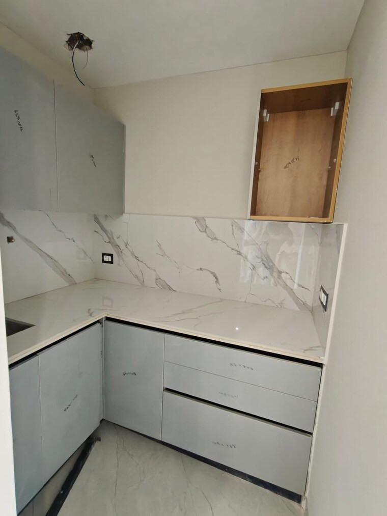 Kitchen, sector 27 3 Bedroom 1935 Sq.Ft. Builder Floor In Sector 27 Gurgaon 9429607