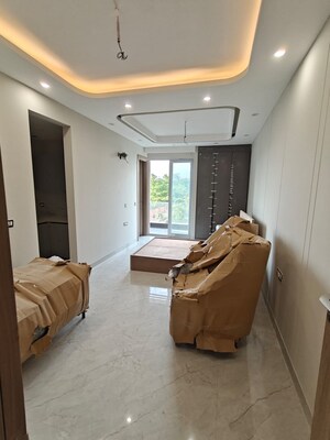 Living Room in 3 BHK Builder Floor at Sector 27 – for Rent