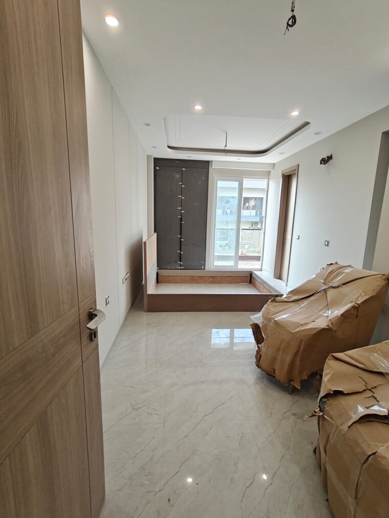 Living Room, sector 27 3 Bedroom 1935 Sq.Ft. Builder Floor In Sector 27 Gurgaon 9429607