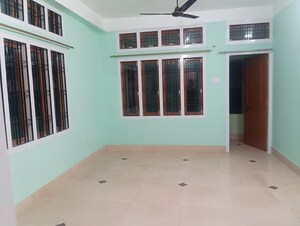 Room in 3 BHK Villa at Six Mile – for Rent