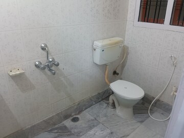 Bathroom in 3 BHK Villa at Six Mile – for Rent