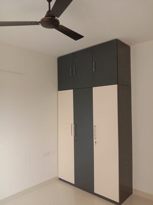 Room in 3 BHK Builder Floor at Sector 27 – for Rent