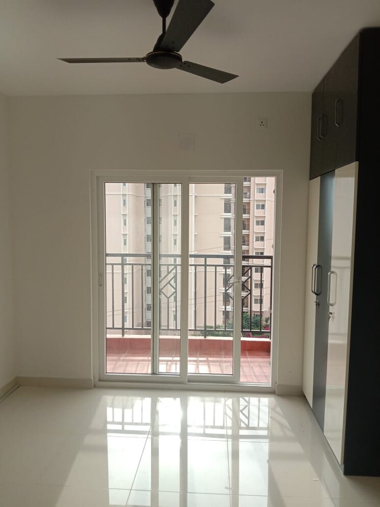 Room, sector 27 3 Bedroom 2600 Sq.Ft. Builder Floor In Sector 27 Gurgaon 9429583