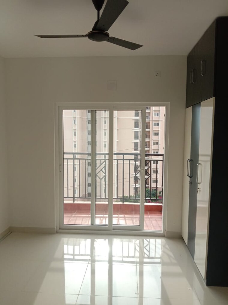 Room, sector 27 3 Bedroom 2600 Sq.Ft. Builder Floor In Sector 27 Gurgaon 9429583